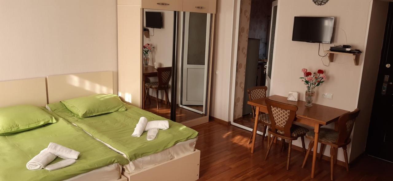 Tamara'S Apartament In Avlabari Tbilisi Eksteriør bilde