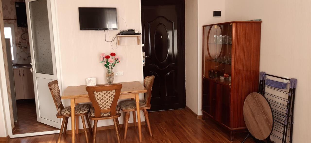 Tamara'S Apartament In Avlabari Tbilisi Eksteriør bilde