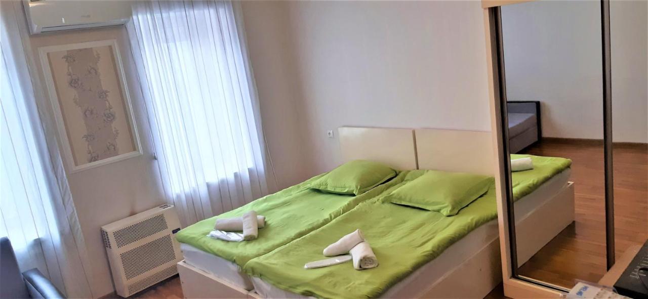 Tamara'S Apartament In Avlabari Tbilisi Eksteriør bilde