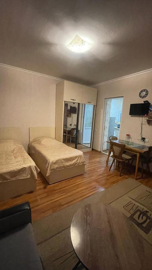 Tamara'S Apartament In Avlabari Tbilisi Eksteriør bilde